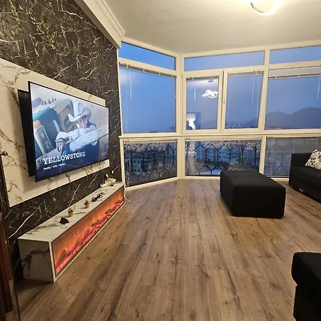 Sky Center Apartamento Tirana